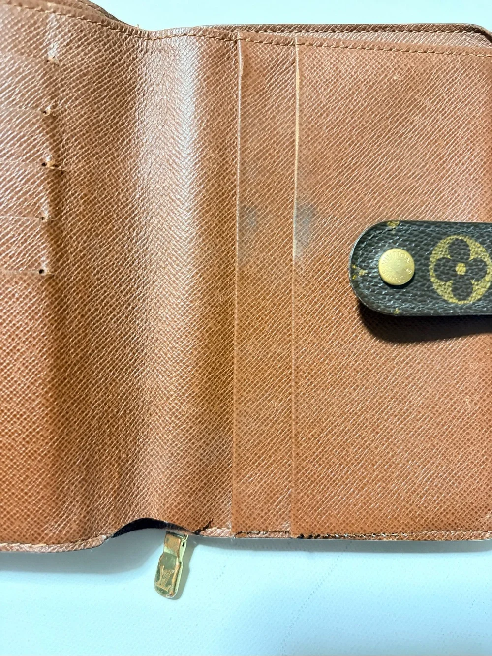Louis Vuitton used callouts